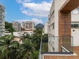 Apê com piscina e academia: Metrô 350m