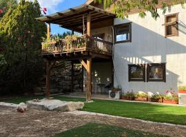 אירוח בכפר ורדים גברת פלפלת, hotel in Kefar Weradim