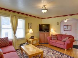 Lead Home with Free WiFi about 5 Mi to Terry Peak!, hotel v destinaci Lead