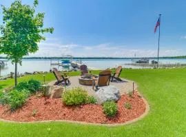 Villa on Lake Darling Fire Pit, Deck and BBQ!