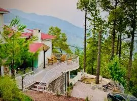 Private 3BR Cottage Kitchen, Lounge & Views