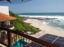 Gaviota Beachfront Room with Pool, Troncones
