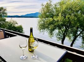 Lumineux condo au bord du lac, condo em Magog-Orford