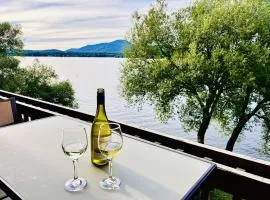 Lumineux condo au bord du lac