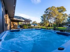 The Wildwood Escape with Pool and Hot Tub!