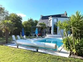 Holiday Home in Bénodet with Pool & Beaches