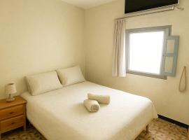 Entire Surf & Beach Guest House in Taghazout, βίλα σε Taghazout