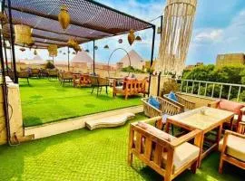 Farsha Pyramids Inn