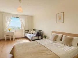 Modern Studio Flat Your Parking Space and Metro Nearby