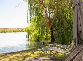 The Rivers Edge Retreat for Groups and Families โรงแรมในCowirra