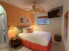 Ocean-Facing Maui B&B Room - Breakfast, BBQ & AC