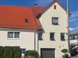 Gästehaus mit 5 separaten Schlafzimmern für 9 Personen, 24 h check in direkte Nähe Landesgartenschau