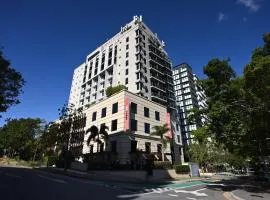 Shafston Service Apartment