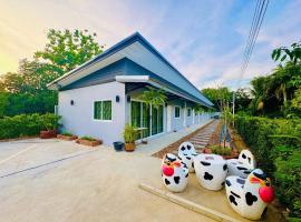 โศภิษฐ์ เฮาส์ Sopit House ที่พักที่ทำอาหารเองได้ในBan Plai Nam