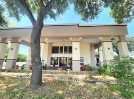 Days Inn by Wyndham San Marcos, ξενοδοχείο σε San Marcos