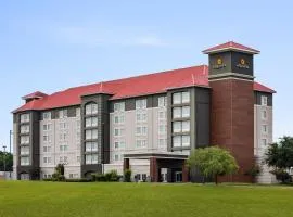 La Quinta by Wyndham Arlington North 6 Flags Dr