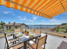 Eden House - Terrace & View Lake - Happy Rentals