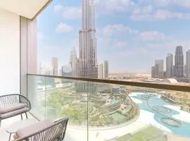 Direct Burj Khalifa View & Fountain View - Luxury 2BR Near Dubai Mall - Like Home