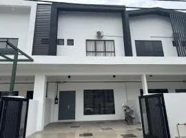 Ramadhina The Luxe Retreat Home2stay Ipoh