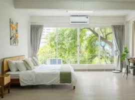 Glow House Sukhumvit 54, Spacious Modern Rooms near BTS On Nut