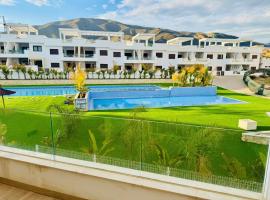 Apartament z Basenem i Jacuzzi Benidorm Finestrat, hotel v destinaci Finestrat