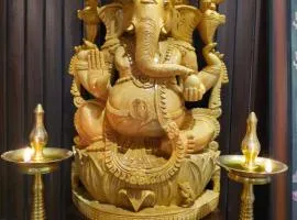 Ravis ishwaryam villa