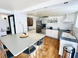 House in the quiet city center !