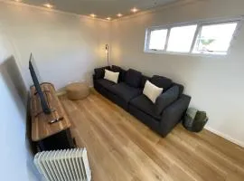 Waterfront Cottage E8 with Jacuzzi