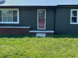 Spacious Renovated Ranch Retreat - Tackett Creek