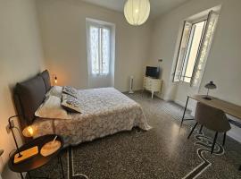 Bellissimo quadrilocale centro Arma di Taggia a 20 metri dalle spiagge, hotel i Arma di Taggia