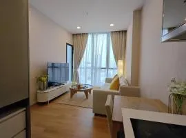 Brand New 2 bedroom near Paragon