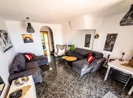 SunRise Den, a pie de playa, vista al mar y piscina