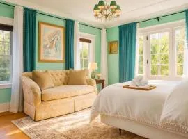 Central Hollywood Homestay Getaway