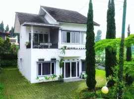 Villa Victory at Vila Istana Bunga