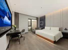 Atour Hotel Shenzhen CBD Futian Metro Station