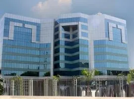 Hotel Shaheen Grand Inn Complex