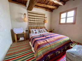 Rustic King Room with Shared Bathroom, hotel v destinaci Wassane