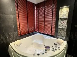 L08 Penthouse Suite Modern Condo On Bangla Road