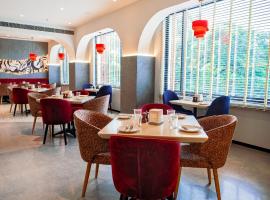 Viesnīca ar autostāvvietu Welina Hotel pilsētā Bhubane&scaron;vara