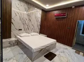 N R GUEST ROOMs