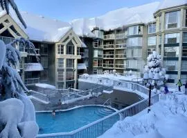 Woodrun Lodge 216 | Renovated Ski-In Ski-Out Condo w/ Free Parking, Pool, Hot Tub, & Gym