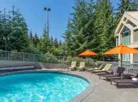 Woodrun Lodge 217 | Ski-In Ski-Out Condo - Walk to Upper Village w/ Hot Tub, Pool + Free Parking
