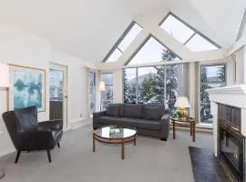 Woodrun Lodge 517 | Large Ski-In Ski-Out Condo by Upper Village w/ Mountain Views & Shared Hot Tub