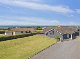 Spacious Holiday Home Near Fjord & Beach, hotel a Ejsingholm
