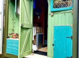 Tiny Home on wheels with Yoga Deck & Garden