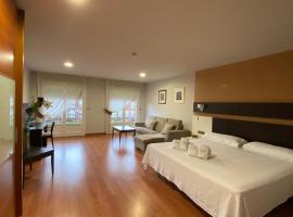 Hotel Villa de Andosilla、Andosillaのホットタブ付きホテル