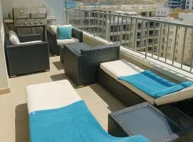 Modern Penthouse with 2 Bedroom & 2 Terraces by Seafront Walk