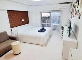 Ocean View! King-size Bed! 2min to the Beach!