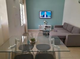Charmant appartement entre mer et forêt, hotel in Chambort