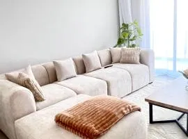 Narari 2 Bedroom, Facing Nairobi National Park, 10 mins to JKIA Airport with Gym & Pool Available